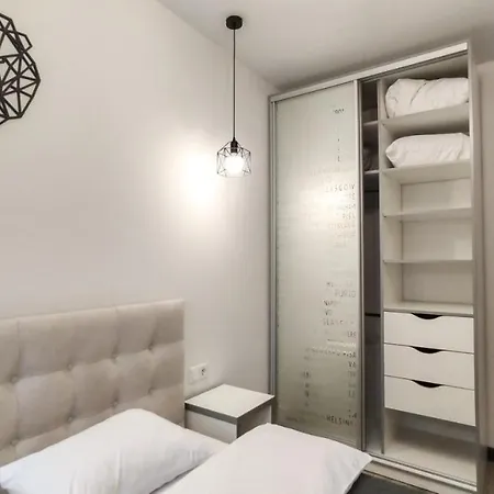Petrovdom 52,67,205,213 In Smart In New York Concept House * Kiev