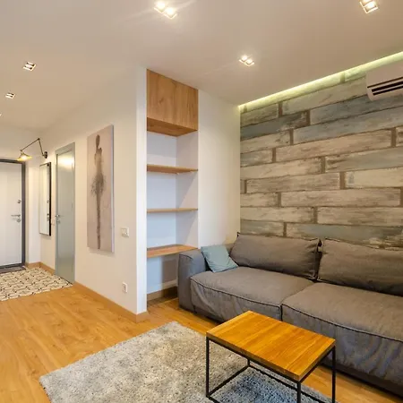 Apartamento Petrovdom 52,67,205,213 In Smart In New York Concept House *