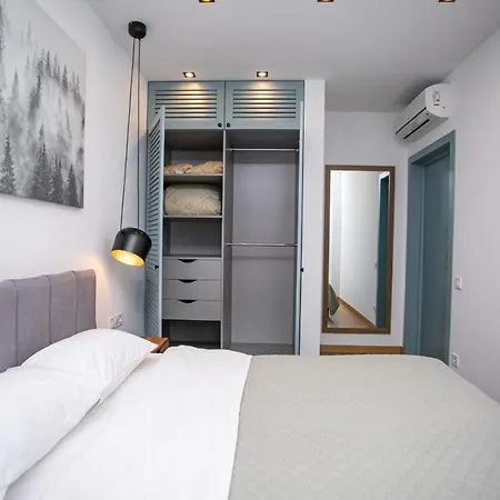 Apartamento Petrovdom 52,67,205,213 In Smart In New York Concept House Kiev