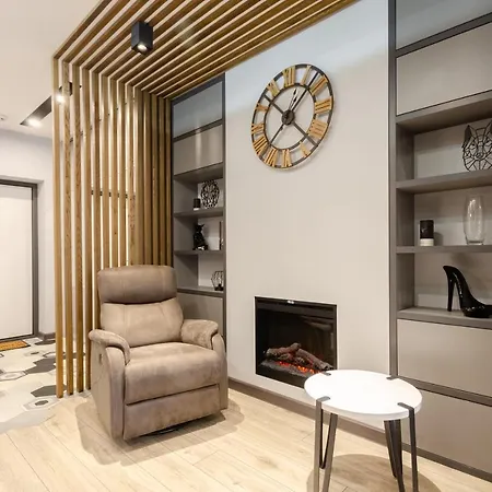 Petrovdom 52,67,205,213 In Smart In New York Concept House