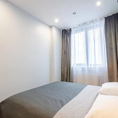 Apartamento Petrovdom 52,67,205,213 In Smart In New York Concept House