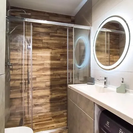 Apartman Petrovdom 52,67,205,213 In Smart In New York Concept House *
