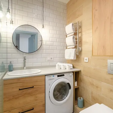 Petrovdom 52,67,205,213 In Smart In New York Concept House *