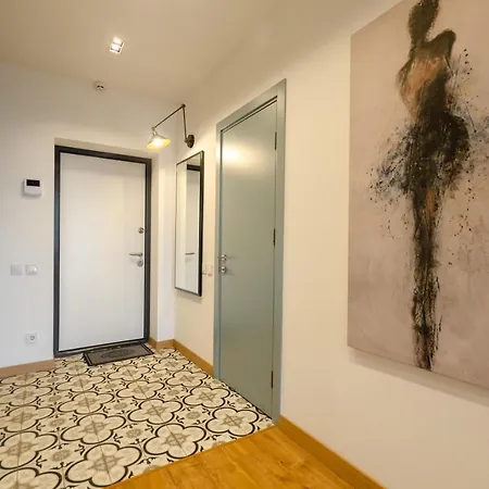 Apartman Petrovdom 52,67,205,213 In Smart In New York Concept House Kijev