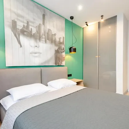 Petrovdom 52,67,205,213 In Smart In New York Concept House *